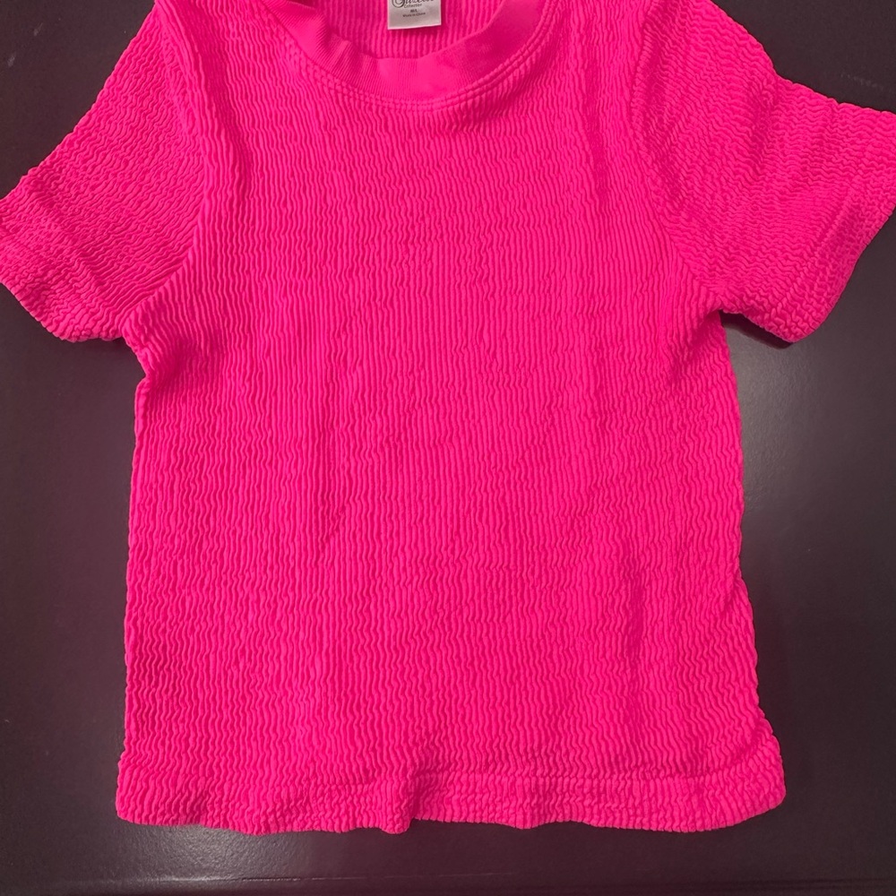 SUZETTE Collection Girls Neon Pink Textured stretchy Tee size M/L
